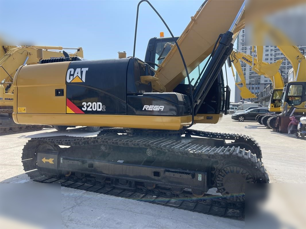 Kāpurķēžu ekskavators CATERPILLAR 320D2: foto 8