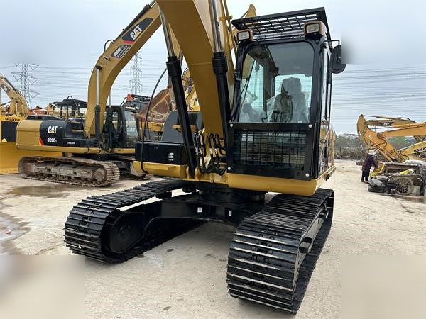 CATERPILLAR 320D2 - Kāpurķēžu ekskavators: foto 5 CATERPILLAR 320D2 - Kāpurķēžu ekskavators: foto 5