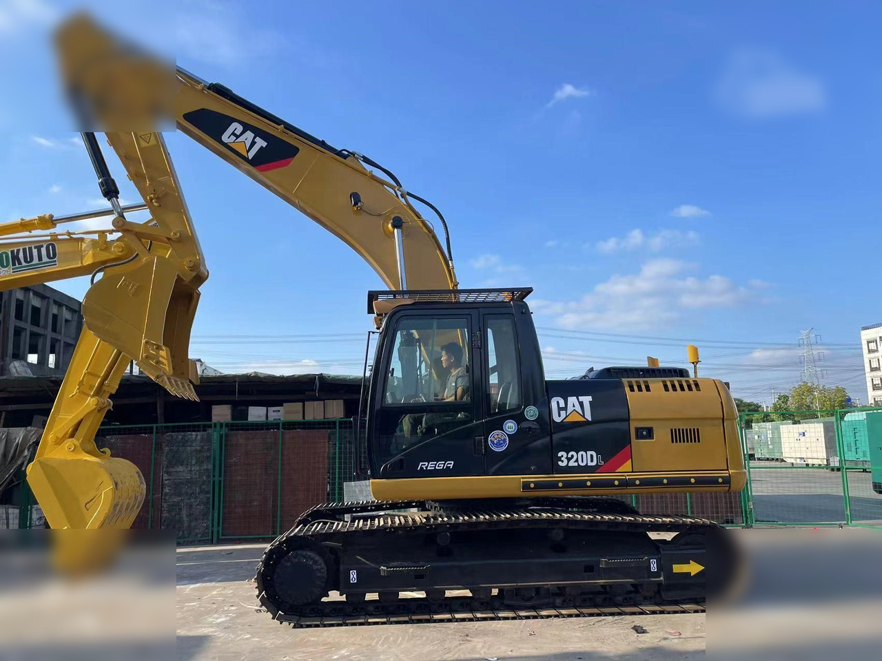 CATERPILLAR 320DL - Kāpurķēžu ekskavators: foto 3 CATERPILLAR 320DL - Kāpurķēžu ekskavators: foto 3