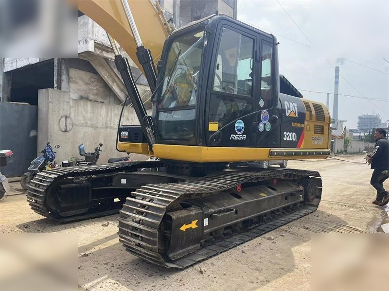 CATERPILLAR 320DL - Kāpurķēžu ekskavators: foto 4 CATERPILLAR 320DL - Kāpurķēžu ekskavators: foto 4