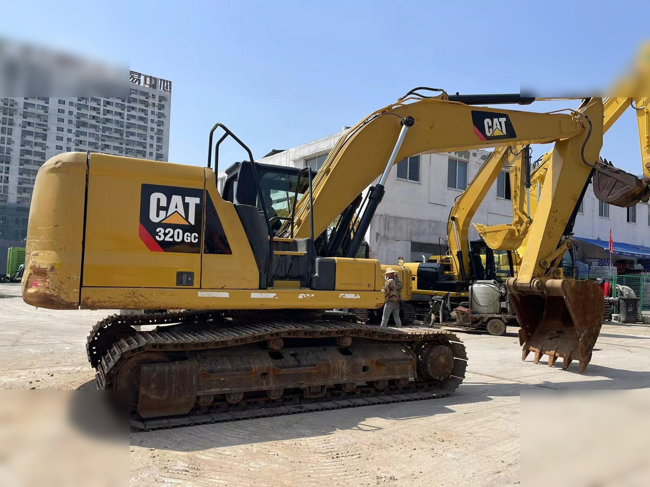 CATERPILLAR 320GC - Kāpurķēžu ekskavators: foto 2 CATERPILLAR 320GC - Kāpurķēžu ekskavators: foto 2