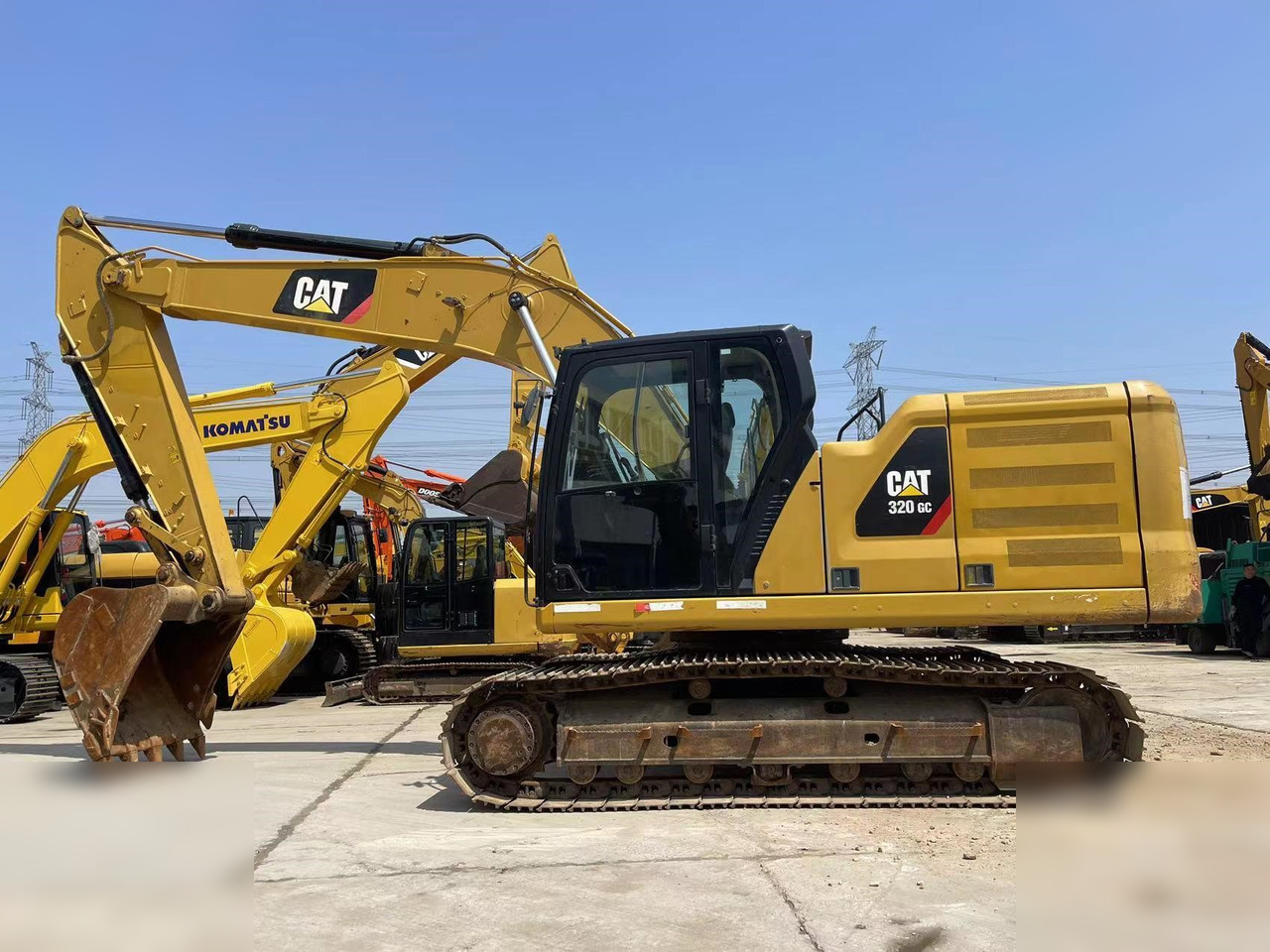 CATERPILLAR 320GC - Kāpurķēžu ekskavators: foto 1 CATERPILLAR 320GC - Kāpurķēžu ekskavators: foto 1