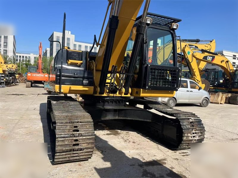 CATERPILLAR 324DL - Kāpurķēžu ekskavators: foto 4 CATERPILLAR 324DL - Kāpurķēžu ekskavators: foto 4