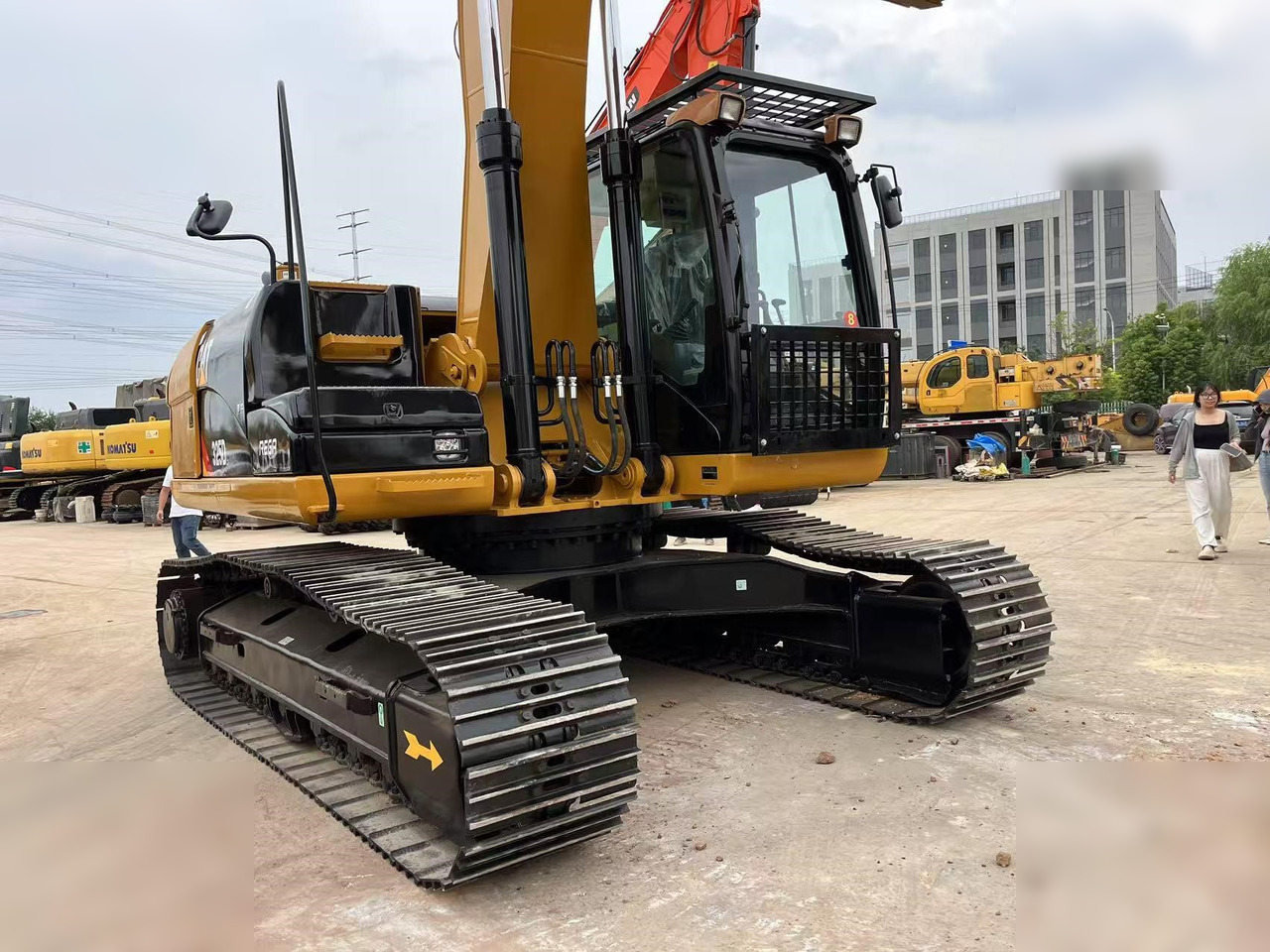 CATERPILLAR 325D - Kāpurķēžu ekskavators: foto 5 CATERPILLAR 325D - Kāpurķēžu ekskavators: foto 5