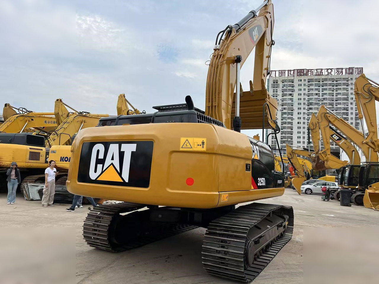 CATERPILLAR 325D - Kāpurķēžu ekskavators: foto 4 CATERPILLAR 325D - Kāpurķēžu ekskavators: foto 4