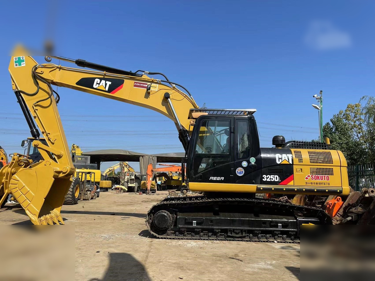 CATERPILLAR 325DL - Kāpurķēžu ekskavators: foto 1 CATERPILLAR 325DL - Kāpurķēžu ekskavators: foto 1