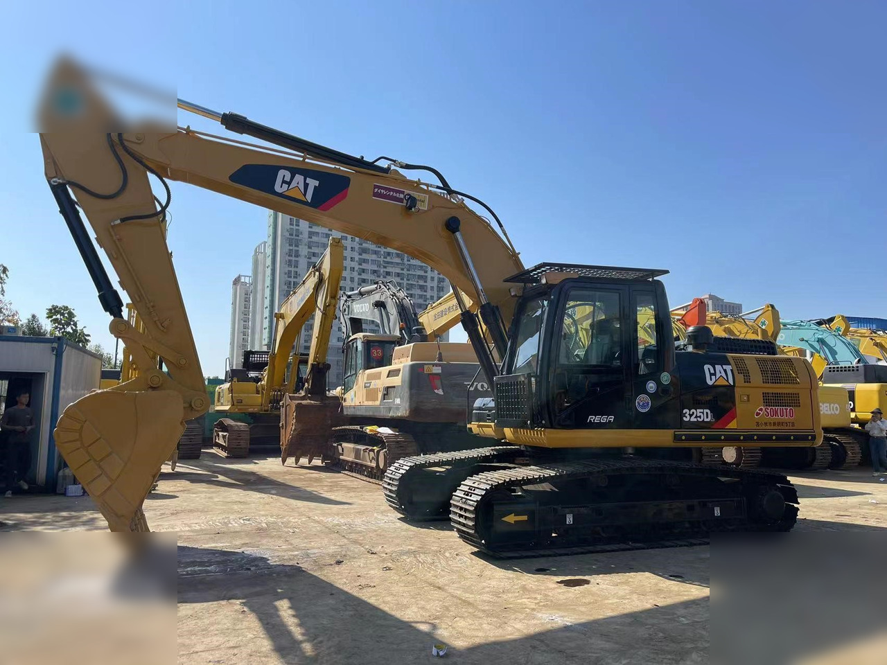 CATERPILLAR 325DL - Kāpurķēžu ekskavators: foto 4 CATERPILLAR 325DL - Kāpurķēžu ekskavators: foto 4