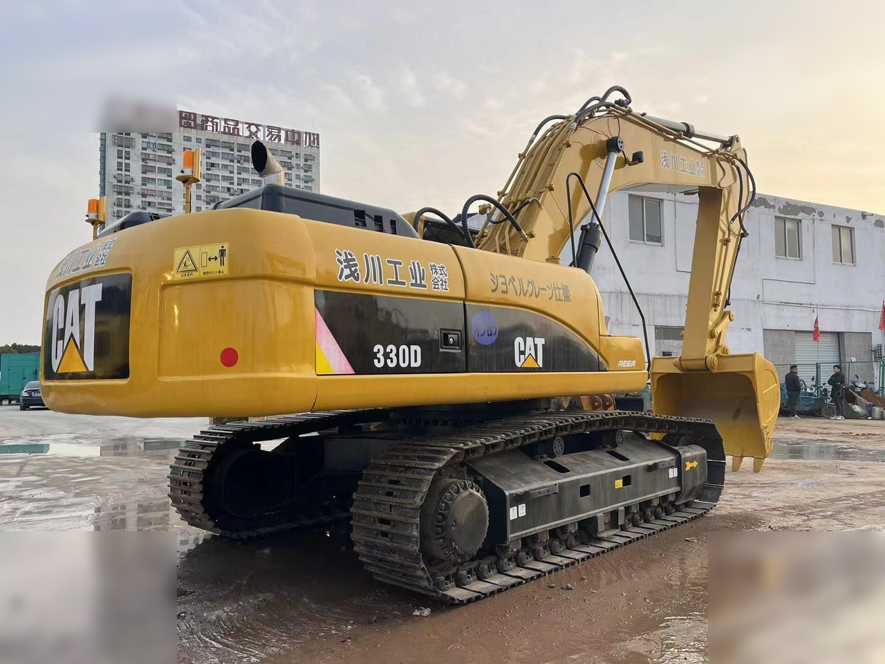 CATERPILLAR 330D - Kāpurķēžu ekskavators: foto 4 CATERPILLAR 330D - Kāpurķēžu ekskavators: foto 4