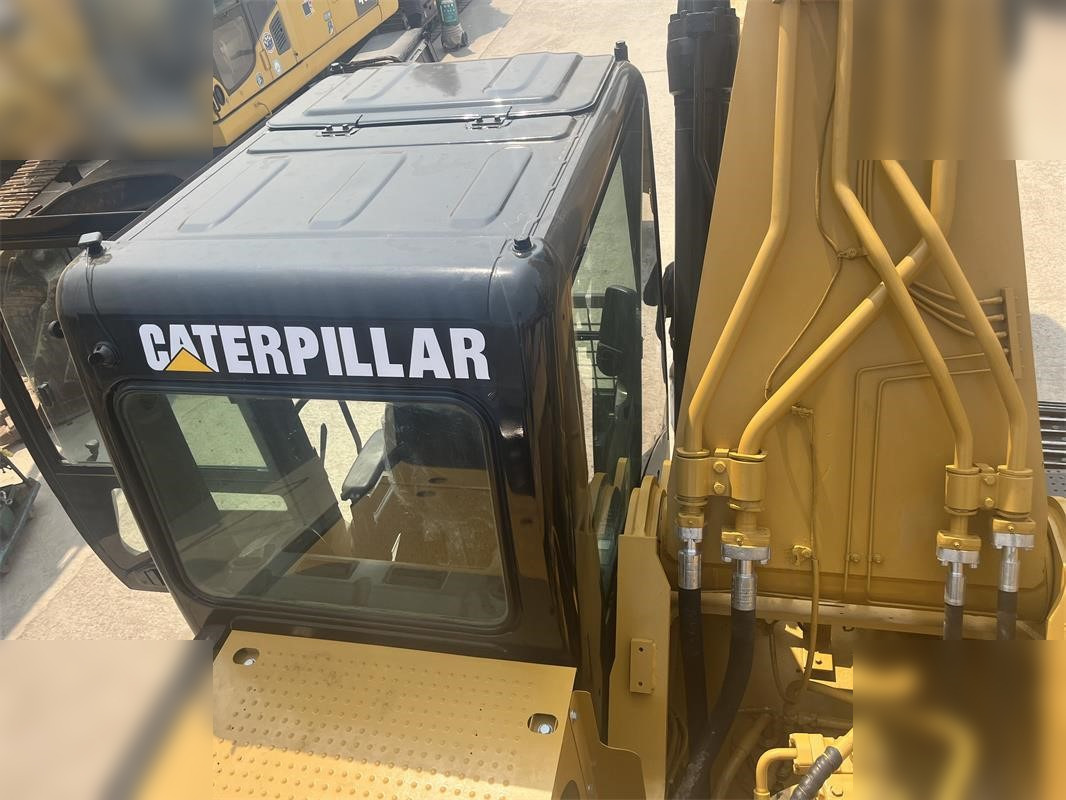 CATERPILLAR 330D - Kāpurķēžu ekskavators: foto 5 CATERPILLAR 330D - Kāpurķēžu ekskavators: foto 5