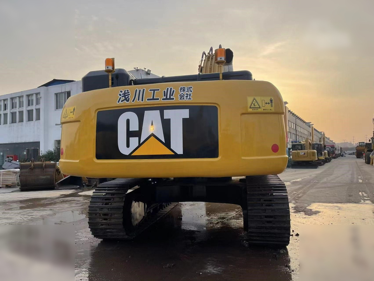 CATERPILLAR 330D - Kāpurķēžu ekskavators: foto 3 CATERPILLAR 330D - Kāpurķēžu ekskavators: foto 3
