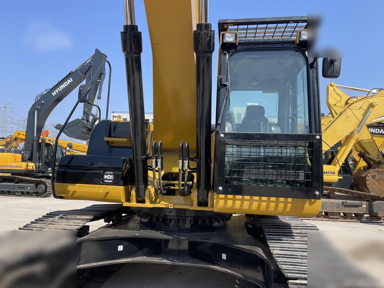 CATERPILLAR 330DL - Kāpurķēžu ekskavators: foto 2 CATERPILLAR 330DL - Kāpurķēžu ekskavators: foto 2