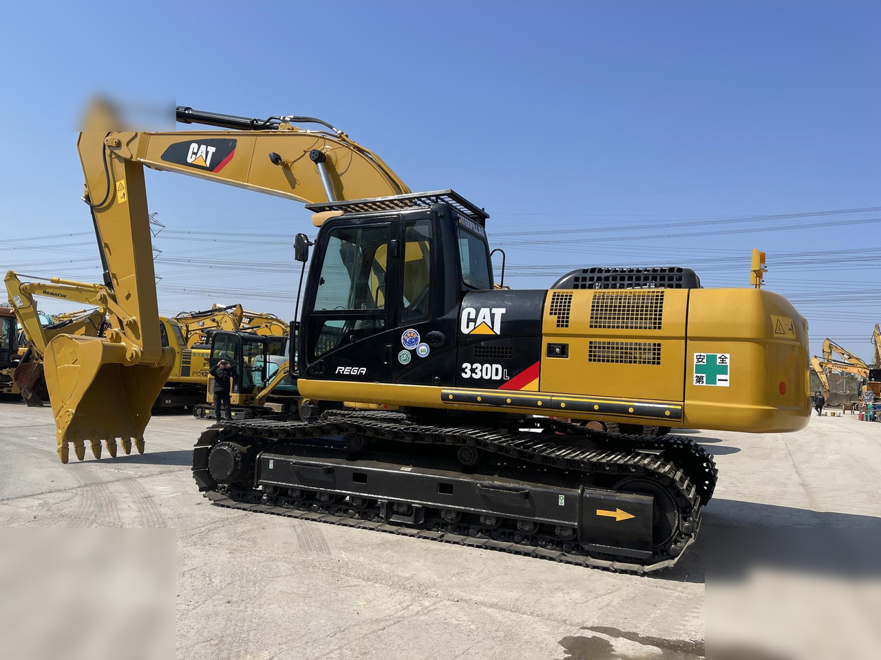 CATERPILLAR 330DL - Kāpurķēžu ekskavators: foto 1 CATERPILLAR 330DL - Kāpurķēžu ekskavators: foto 1