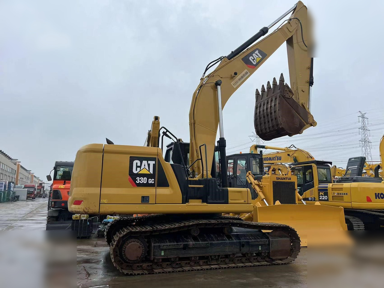 CATERPILLAR 330GC - Kāpurķēžu ekskavators: foto 1 CATERPILLAR 330GC - Kāpurķēžu ekskavators: foto 1