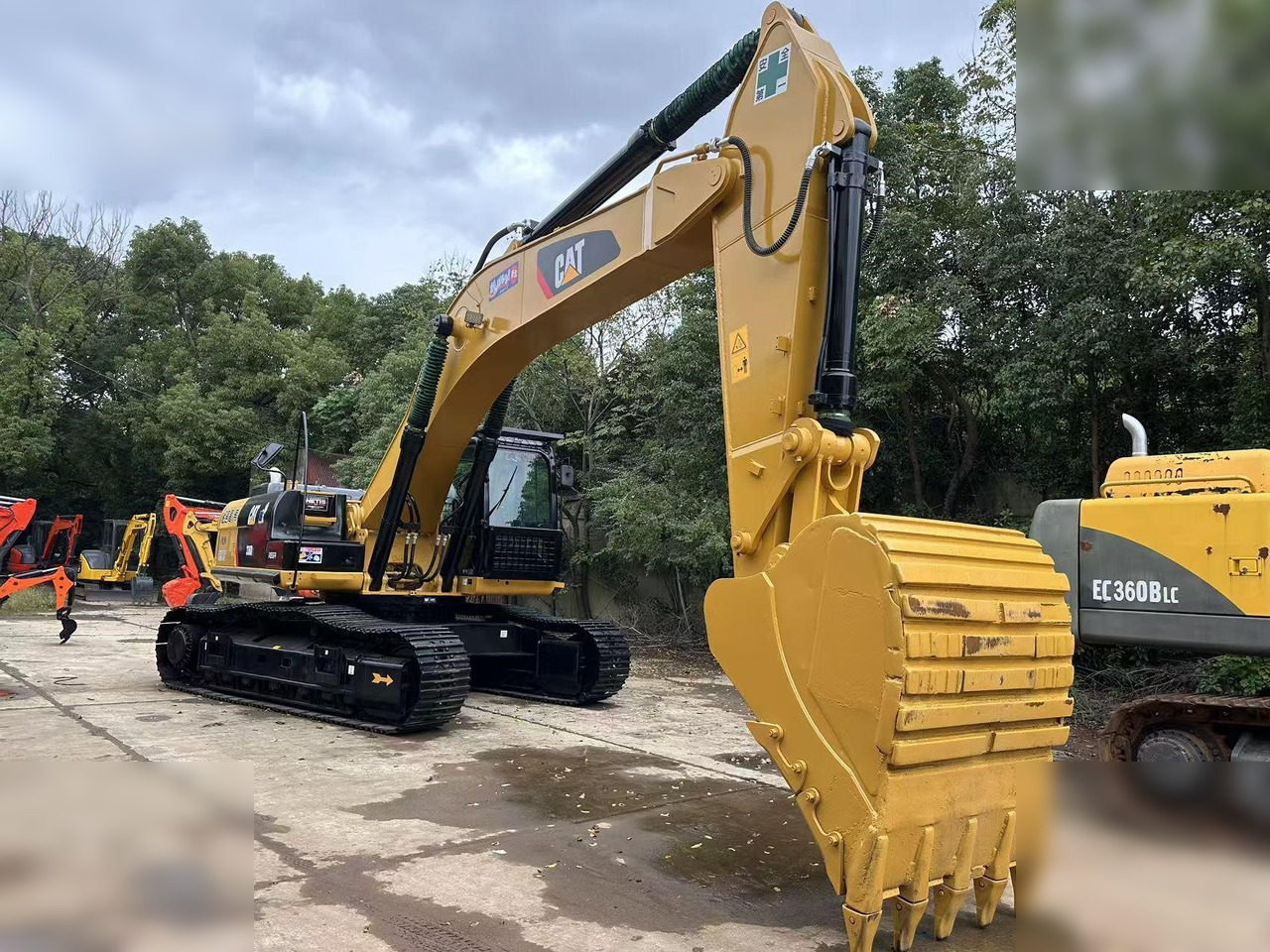 CATERPILLAR 336D - Kāpurķēžu ekskavators: foto 1 CATERPILLAR 336D - Kāpurķēžu ekskavators: foto 1
