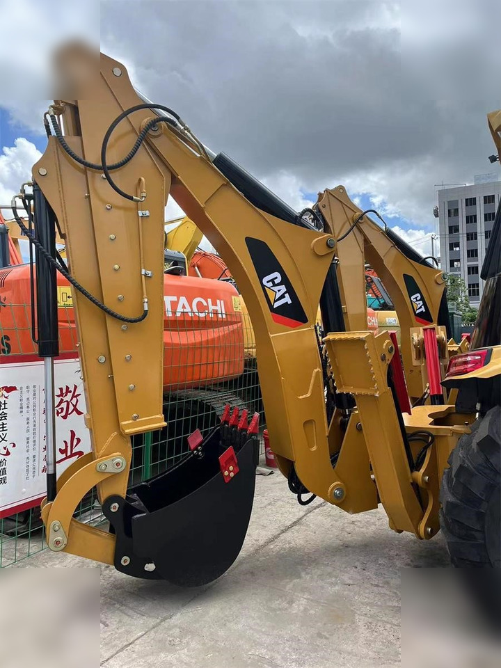 CATERPILLAR 430F - Ekskavators-iekrāvējs: foto 2 CATERPILLAR 430F - Ekskavators-iekrāvējs: foto 2