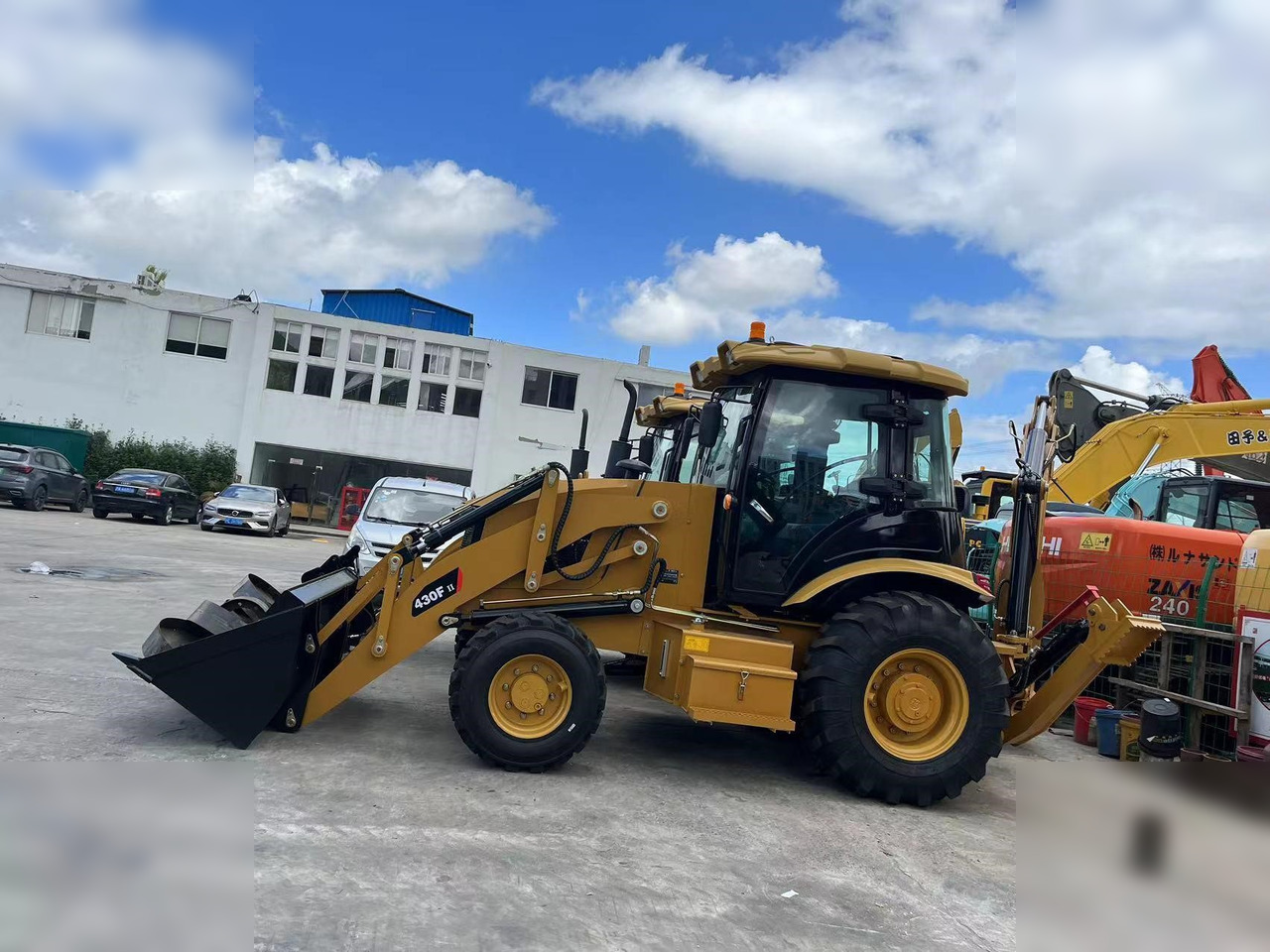 CATERPILLAR 430F2 - Ekskavators-iekrāvējs: foto 1 CATERPILLAR 430F2 - Ekskavators-iekrāvējs: foto 1