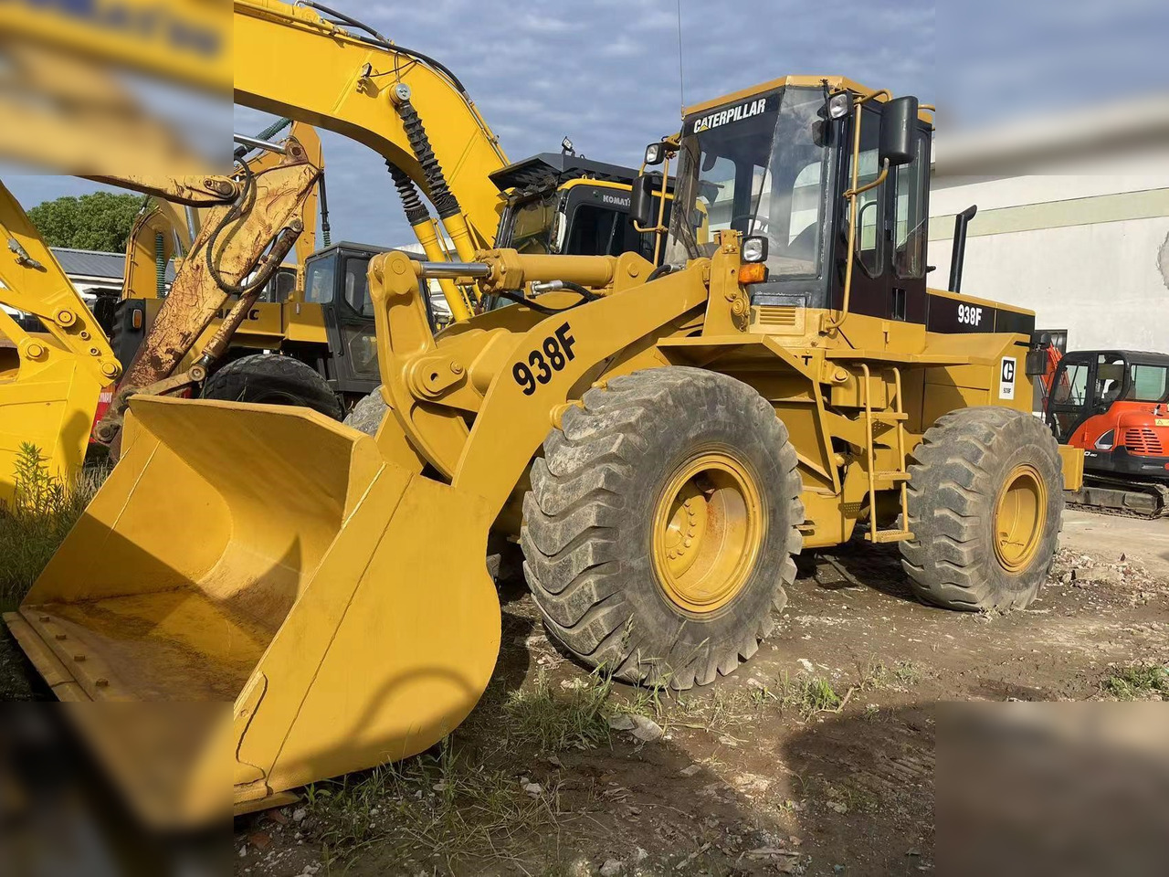 CATERPILLAR 938F - Riteņu iekrāvējs: foto 2 CATERPILLAR 938F - Riteņu iekrāvējs: foto 2