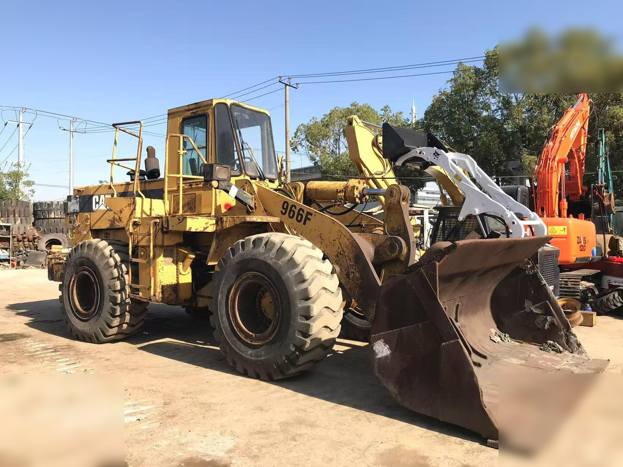 CATERPILLAR 966F I - Riteņu iekrāvējs: foto 1 CATERPILLAR 966F I - Riteņu iekrāvējs: foto 1