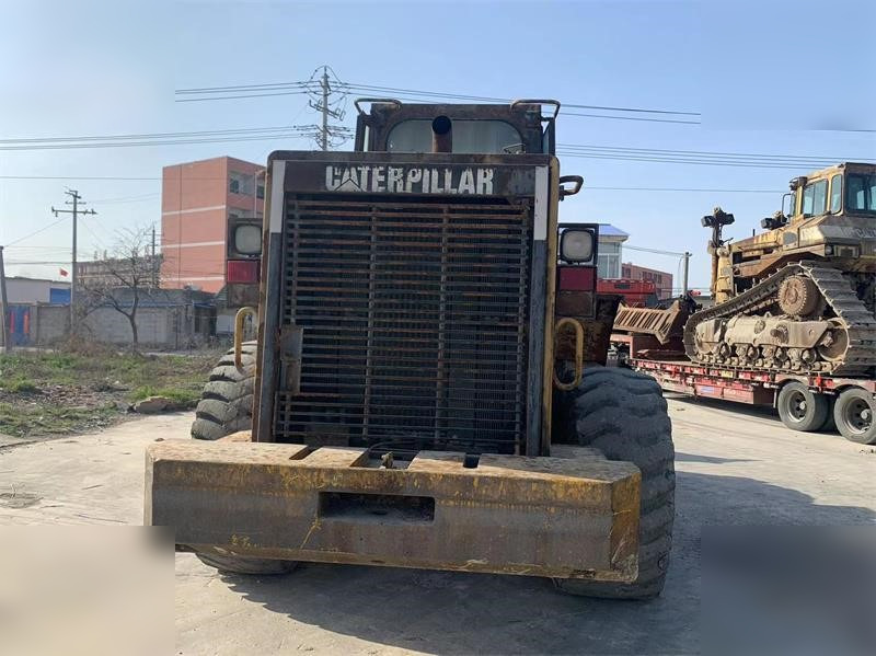 CATERPILLAR 966F - Riteņu iekrāvējs: foto 4 CATERPILLAR 966F - Riteņu iekrāvējs: foto 4