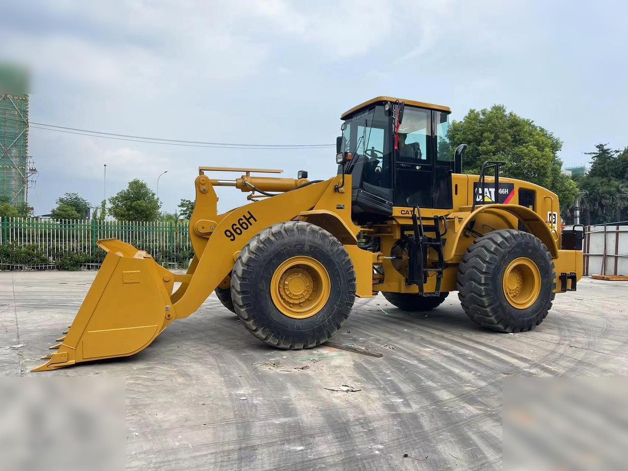 CATERPILLAR 966H - Riteņu iekrāvējs: foto 1 CATERPILLAR 966H - Riteņu iekrāvējs: foto 1