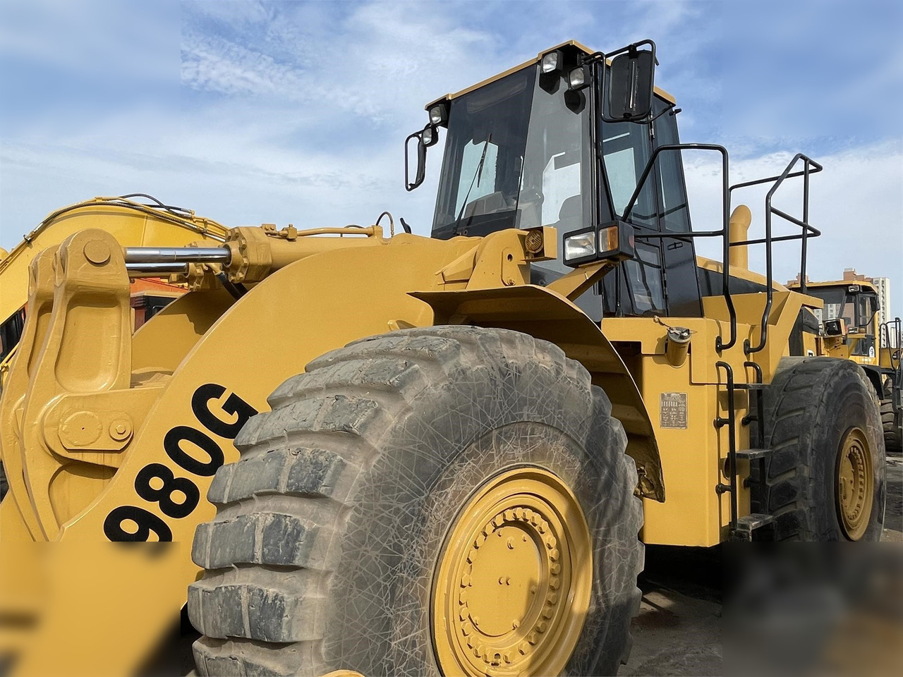 CATERPILLAR 980G - Riteņu iekrāvējs: foto 1 CATERPILLAR 980G - Riteņu iekrāvējs: foto 1