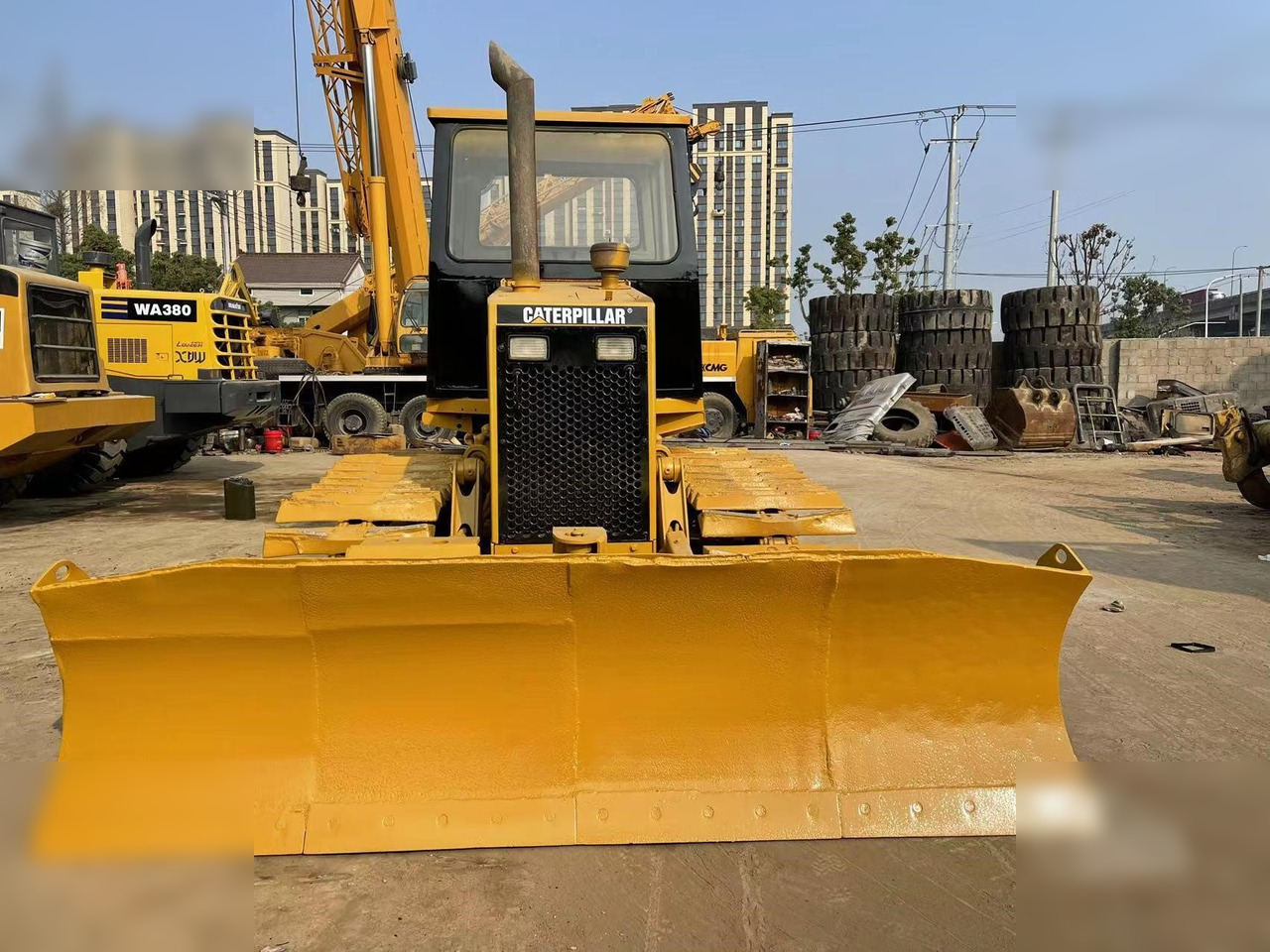 CATERPILLAR D4C - Buldozers: foto 2 CATERPILLAR D4C - Buldozers: foto 2