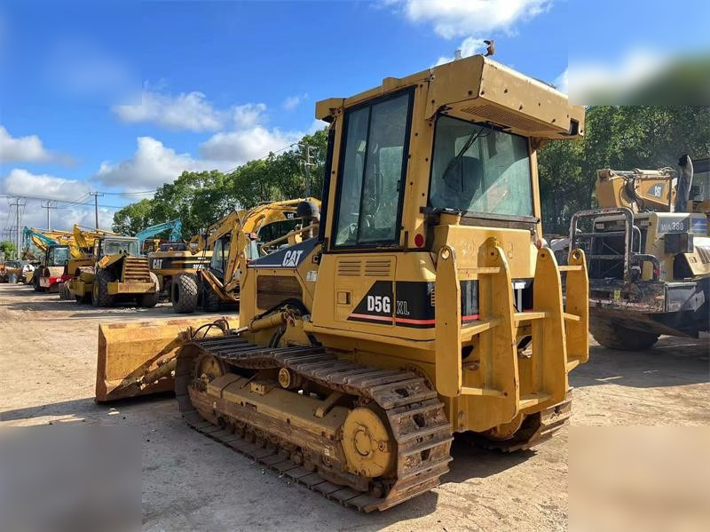 CATERPILLAR D5G XL - Buldozers: foto 2 CATERPILLAR D5G XL - Buldozers: foto 2