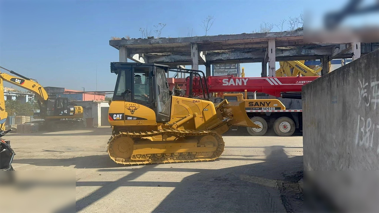 CATERPILLAR D5K LGP - Buldozers: foto 1 CATERPILLAR D5K LGP - Buldozers: foto 1