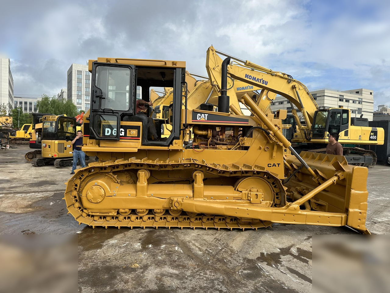 CATERPILLAR D6G - Buldozers: foto 1 CATERPILLAR D6G - Buldozers: foto 1