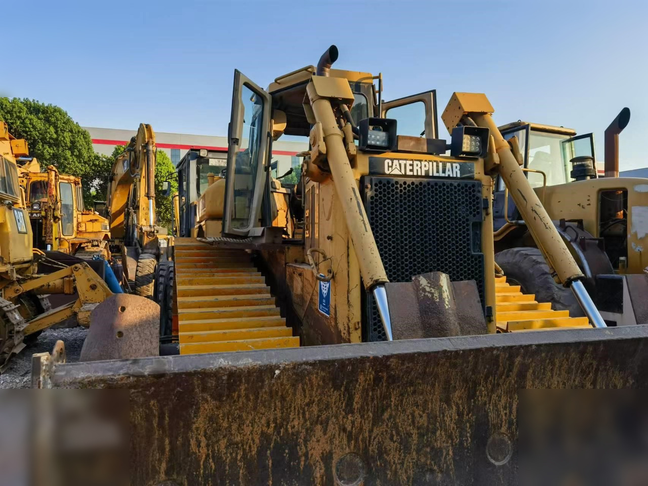 CATERPILLAR D6R LGP - Buldozers: foto 4 CATERPILLAR D6R LGP - Buldozers: foto 4