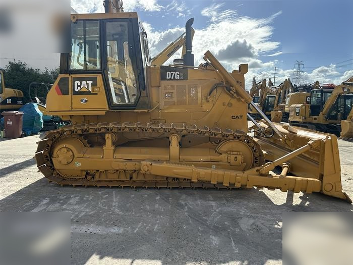 CATERPILLAR D7G II - Buldozers: foto 1 CATERPILLAR D7G II - Buldozers: foto 1