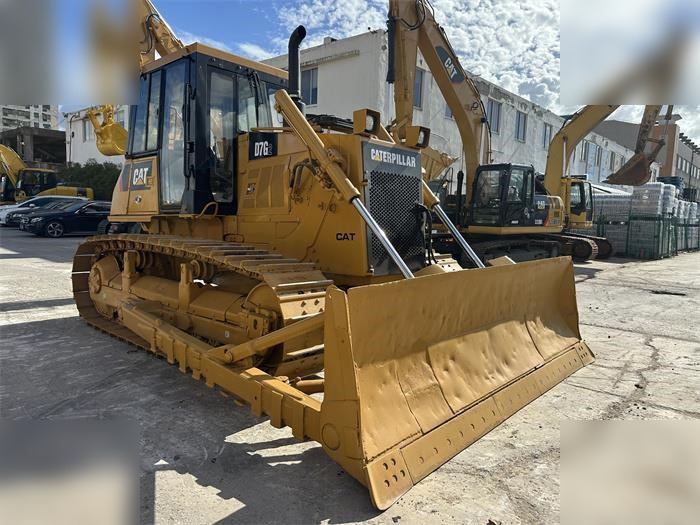 CATERPILLAR D7G II - Buldozers: foto 3 CATERPILLAR D7G II - Buldozers: foto 3