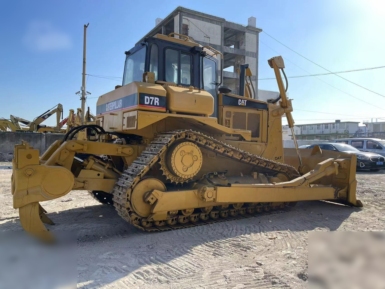 CATERPILLAR D7R II - Buldozers: foto 1 CATERPILLAR D7R II - Buldozers: foto 1