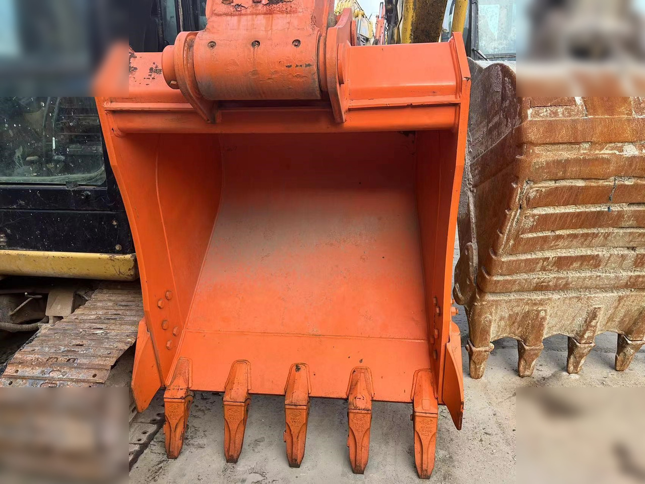 DOOSAN DH220 LC-7 - Kāpurķēžu ekskavators: foto 4 DOOSAN DH220 LC-7 - Kāpurķēžu ekskavators: foto 4