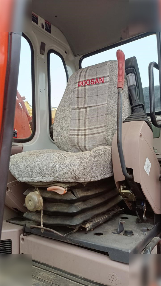DOOSAN DH220 LC-7 - Kāpurķēžu ekskavators: foto 4 DOOSAN DH220 LC-7 - Kāpurķēžu ekskavators: foto 4