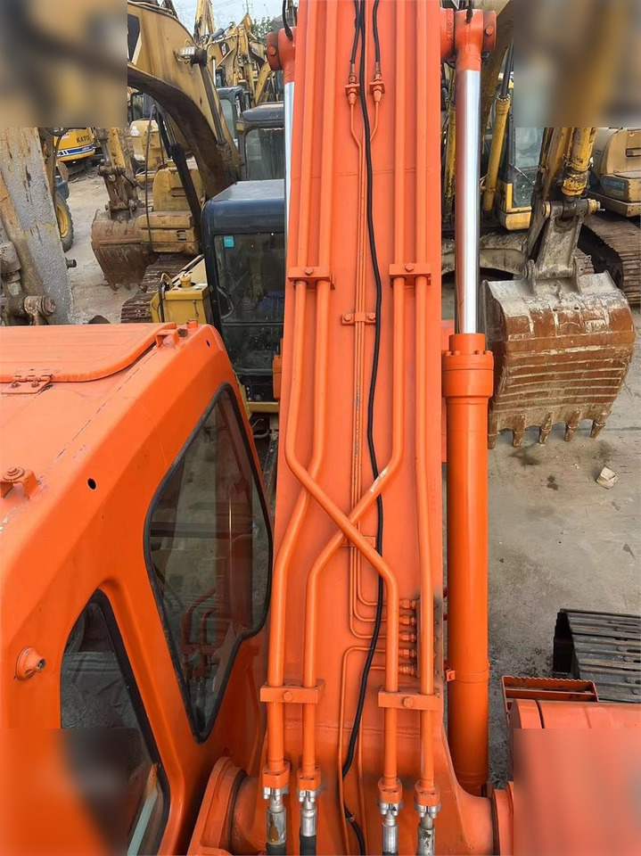 DOOSAN DH220 LC-7 - Kāpurķēžu ekskavators: foto 5 DOOSAN DH220 LC-7 - Kāpurķēžu ekskavators: foto 5