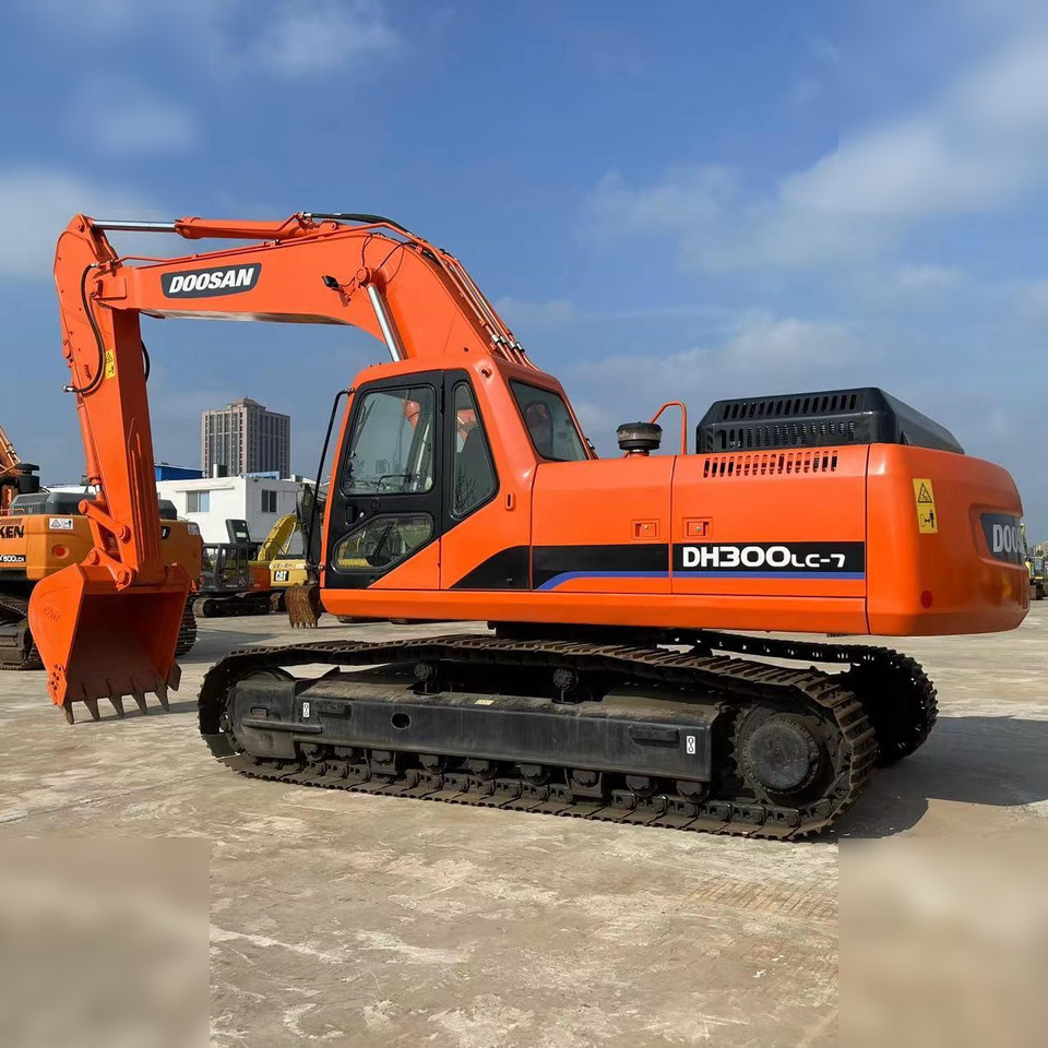 DOOSAN DH300 LC-7 - Kāpurķēžu ekskavators: foto 1 DOOSAN DH300 LC-7 - Kāpurķēžu ekskavators: foto 1