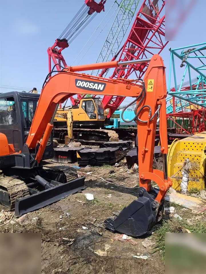 DOOSAN DH55 - Mini-ekskavators: foto 4 DOOSAN DH55 - Mini-ekskavators: foto 4