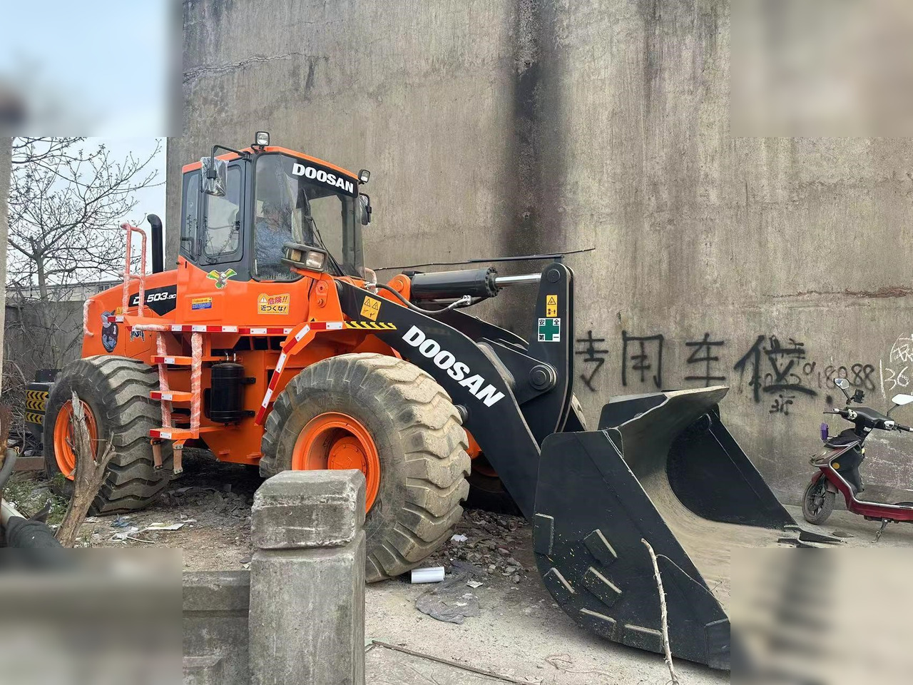 DOOSAN DL503 - Riteņu iekrāvējs: foto 1 DOOSAN DL503 - Riteņu iekrāvējs: foto 1