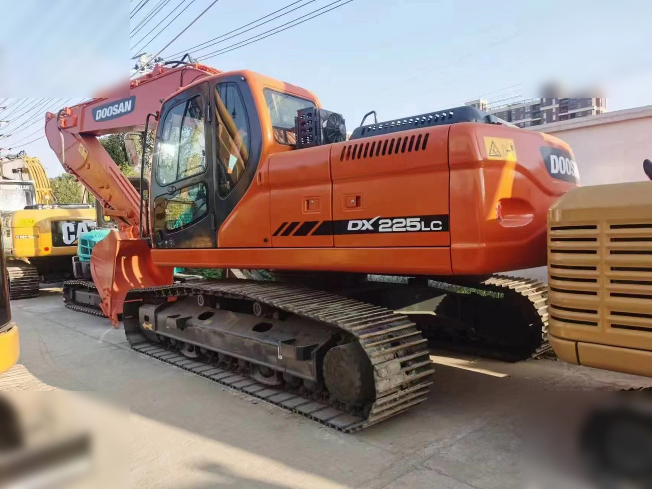 DOOSAN DX225 LC-5 - Kāpurķēžu ekskavators: foto 1 DOOSAN DX225 LC-5 - Kāpurķēžu ekskavators: foto 1