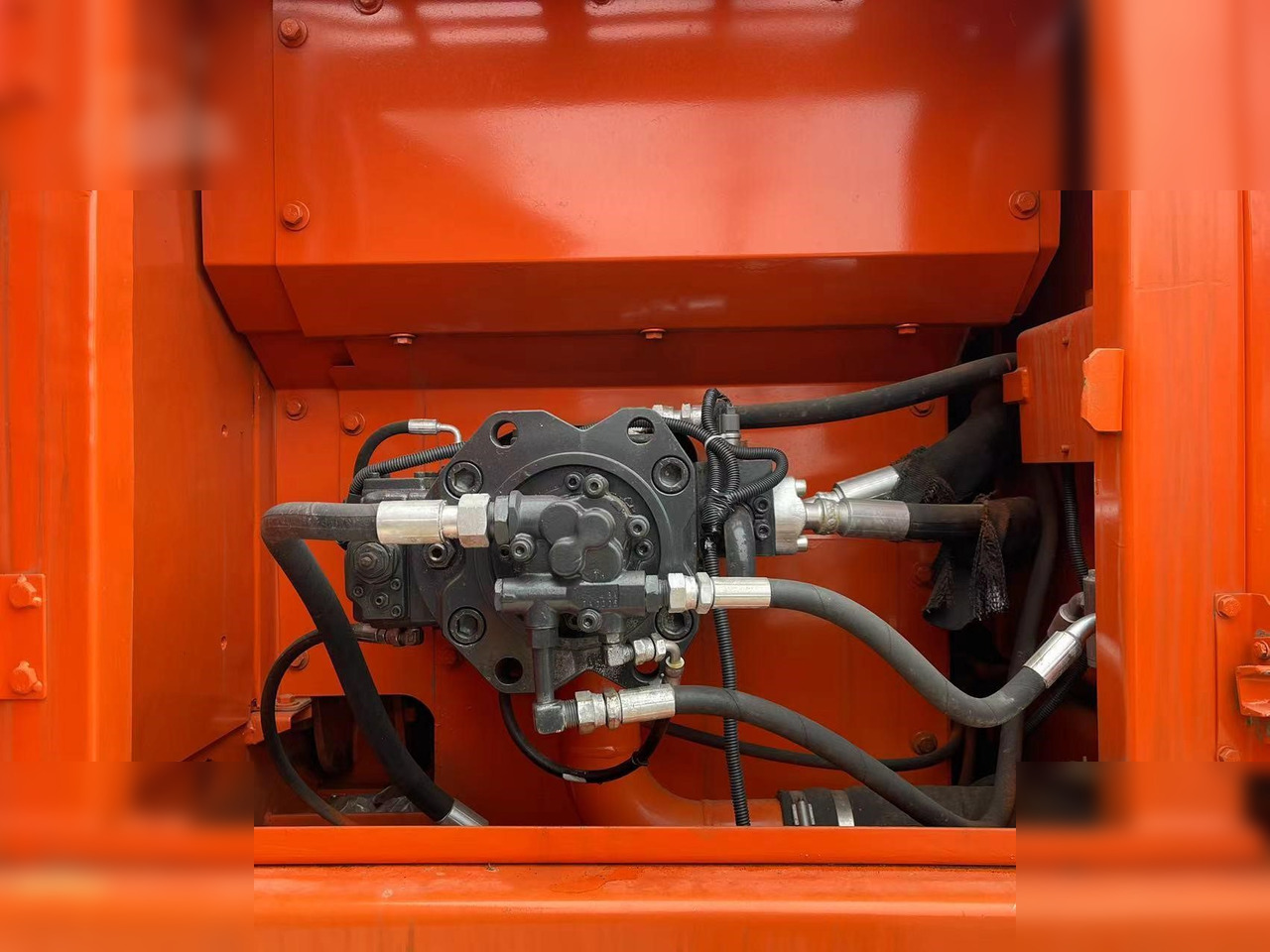 Kāpurķēžu ekskavators DOOSAN DX225 LC: foto 10