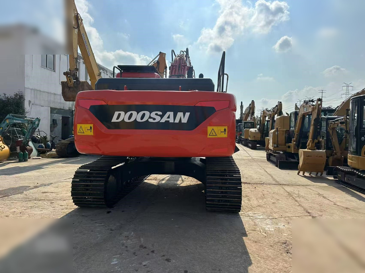 DOOSAN DX225 LCA - Kāpurķēžu ekskavators: foto 2 DOOSAN DX225 LCA - Kāpurķēžu ekskavators: foto 2