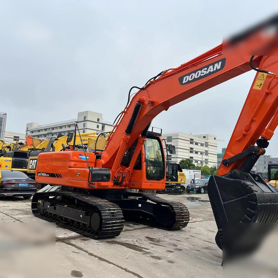 DOOSAN DX225 LCA - Kāpurķēžu ekskavators: foto 2 DOOSAN DX225 LCA - Kāpurķēžu ekskavators: foto 2