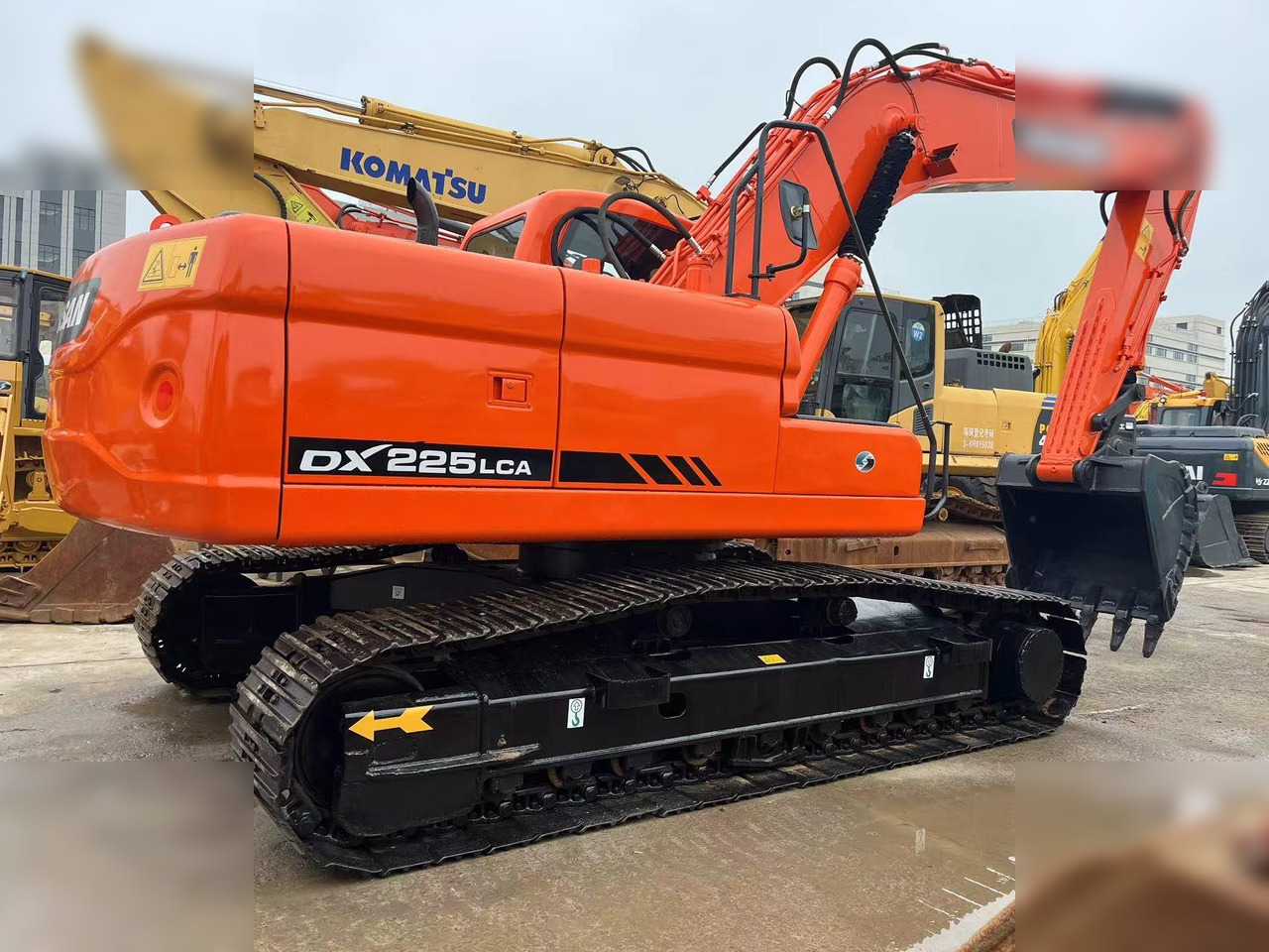 DOOSAN DX225 LCA - Kāpurķēžu ekskavators: foto 3 DOOSAN DX225 LCA - Kāpurķēžu ekskavators: foto 3