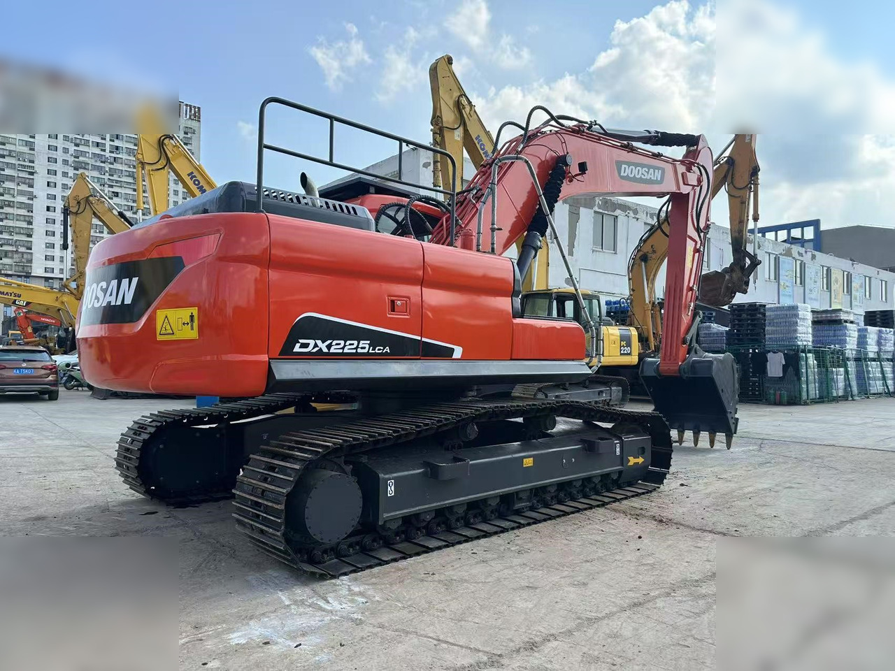 DOOSAN DX225 LCA - Kāpurķēžu ekskavators: foto 3 DOOSAN DX225 LCA - Kāpurķēžu ekskavators: foto 3