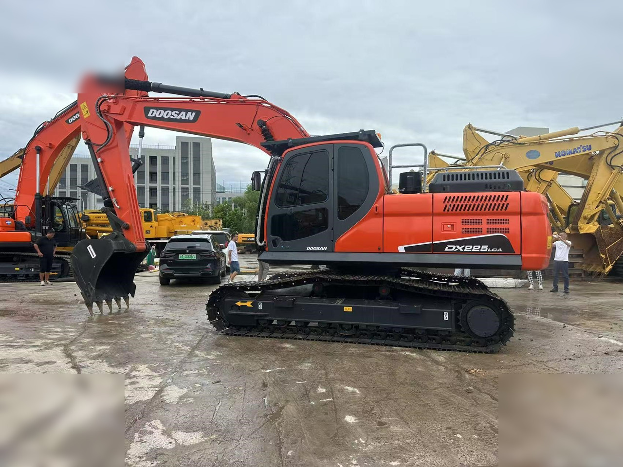 DOOSAN DX225 LCA - Kāpurķēžu ekskavators: foto 2 DOOSAN DX225 LCA - Kāpurķēžu ekskavators: foto 2