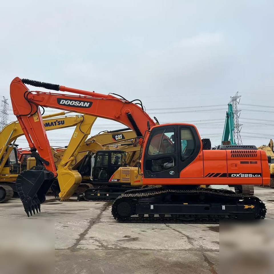 DOOSAN DX225 LCA - Kāpurķēžu ekskavators: foto 1 DOOSAN DX225 LCA - Kāpurķēžu ekskavators: foto 1