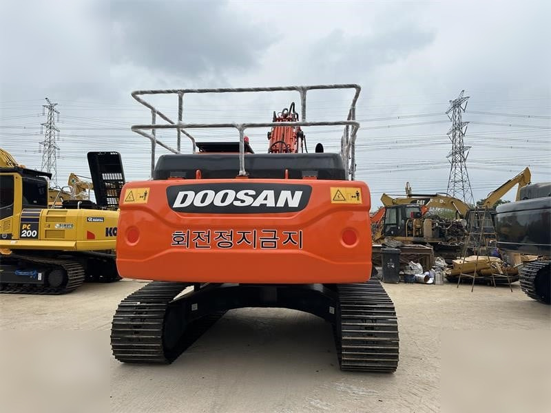 DOOSAN DX260 LC - Kāpurķēžu ekskavators: foto 3 DOOSAN DX260 LC - Kāpurķēžu ekskavators: foto 3
