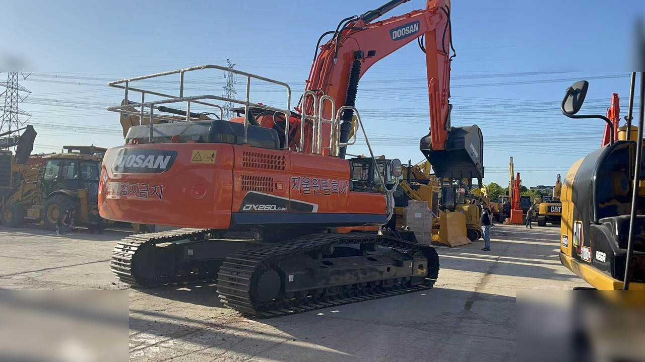 DOOSAN DX260 LC - Kāpurķēžu ekskavators: foto 4 DOOSAN DX260 LC - Kāpurķēžu ekskavators: foto 4