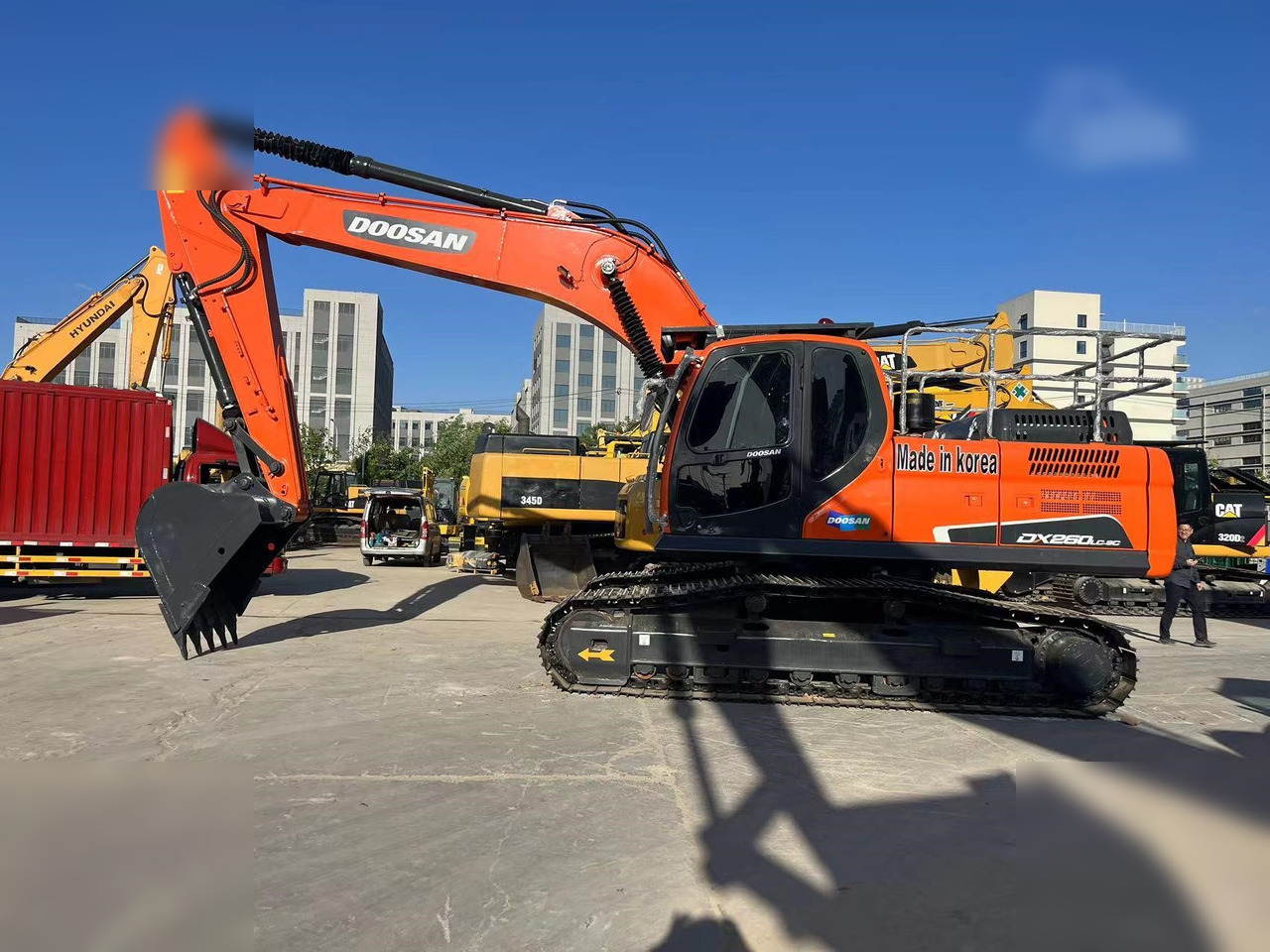 DOOSAN DX260 LC - Kāpurķēžu ekskavators: foto 1 DOOSAN DX260 LC - Kāpurķēžu ekskavators: foto 1